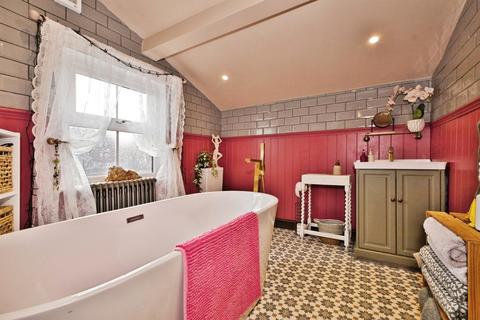2 bedroom end of terrace house for sale, St. Michaels Avenue, Yeovil