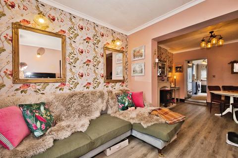 2 bedroom end of terrace house for sale, St. Michaels Avenue, Yeovil