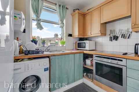 2 bedroom flat for sale, London Road, Thornton Heath