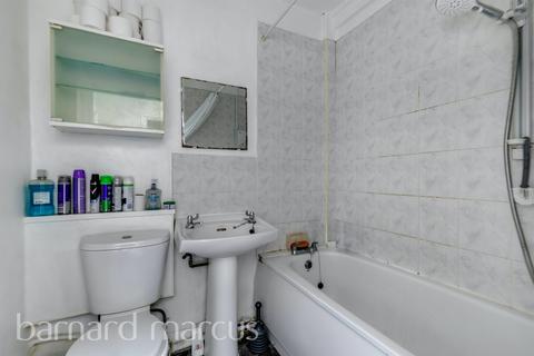 2 bedroom flat for sale, London Road, Thornton Heath