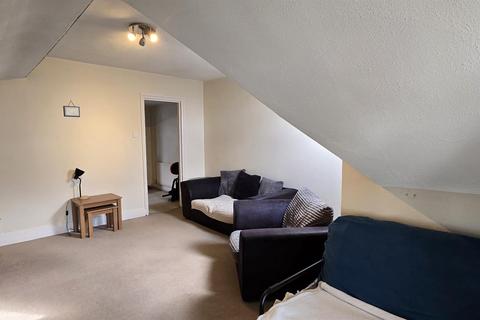 undefined, Reading Road South, Fleet GU52