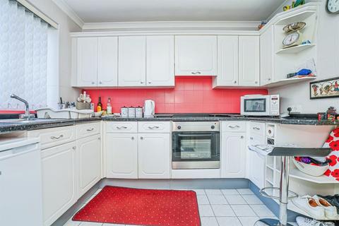 4 bedroom semi-detached house for sale, Valley Terrace, Leeds
