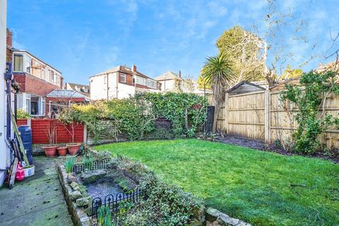 4 bedroom semi-detached house for sale, Valley Terrace, Leeds