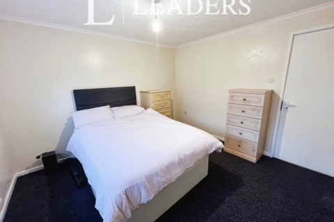 1 bedroom in a house share to rent, Manton, Bretton, PE3