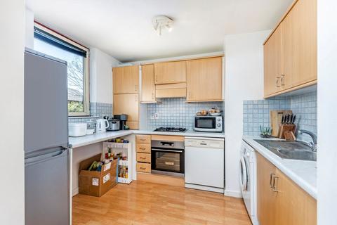 2 bedroom flat to rent, Cape Yard, London E1W