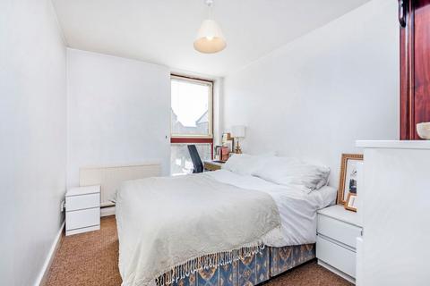 2 bedroom flat to rent, Cape Yard, London E1W