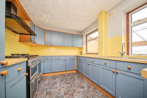 3 bedroom terraced house for sale, St. Annes Road, Colchester