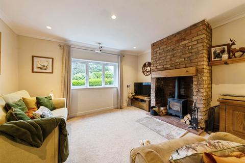 2 bedroom semi-detached house for sale, East Street, Roxby, Scunthorpe