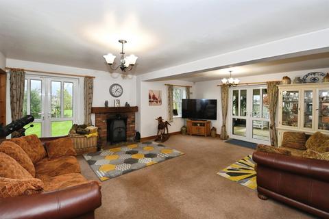 4 bedroom detached house for sale, Mill Lane, Burgh Le Marsh, Skegness