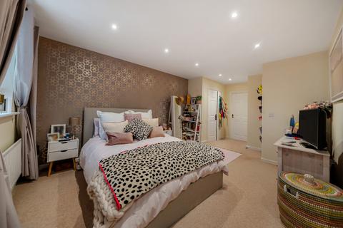 undefined, Princess Louise Square, Alton, Hampshire, GU34