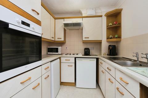 1 bedroom flat for sale, Granville Road, Eastbourne