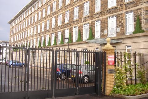 Bromyard Avenue, London