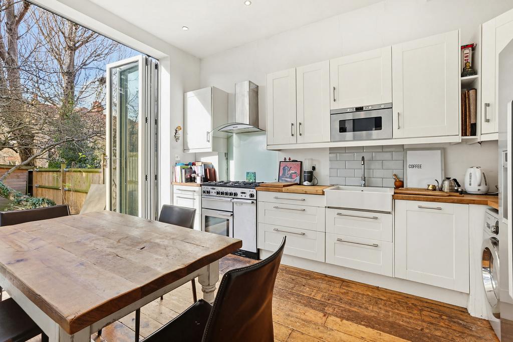 Kitchen   Dining Area