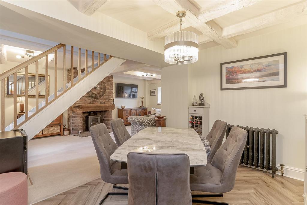 Lounge - E.jpg