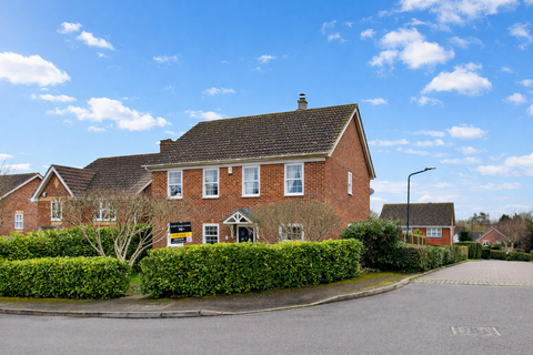 4 bedroom detached house for sale, Merryfields, Rochester ME2