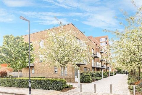 2 bedroom apartment for sale, Miles Road, London N8