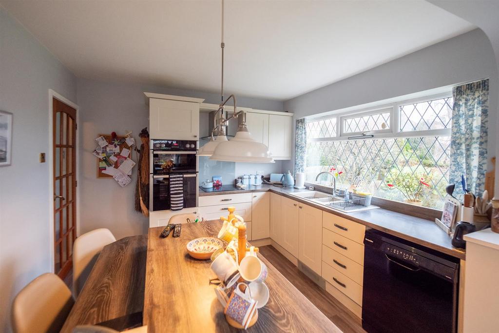 Kitchen / Breakfast Room
