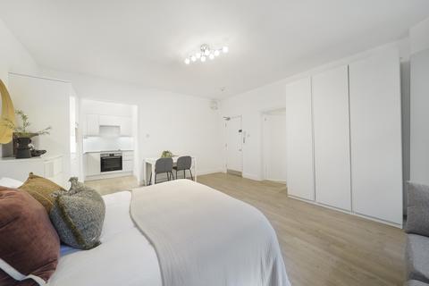 Studio to rent,  Pembridge Square, London W2