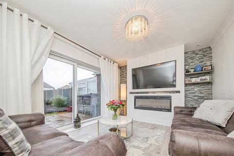 2 bedroom semi-detached bungalow for sale, Dove Crescent, Harwich