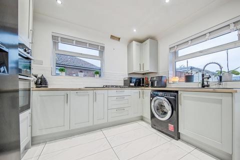 2 bedroom semi-detached bungalow for sale, Dove Crescent, Harwich
