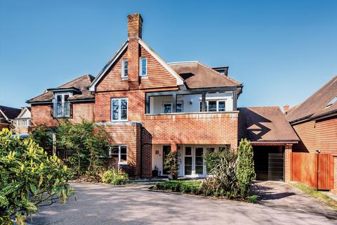 Romans Close, Guildford, Surrey GU1