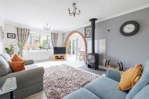 3 bedroom detached bungalow for sale, New Road, Great Yarmouth NR31