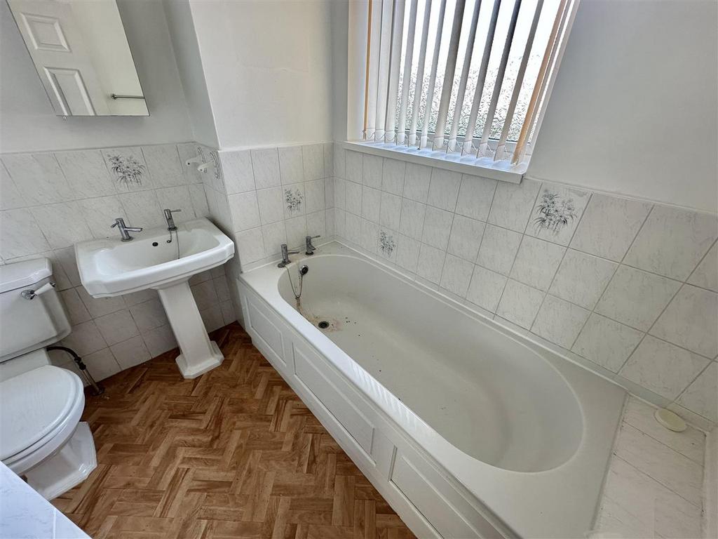 Bramleys Estate Agents - Water Royd Crescent - Mir