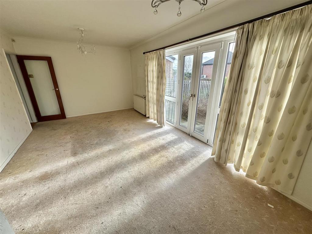 Bramleys Estate Agents - Water Royd Crescent - Mir