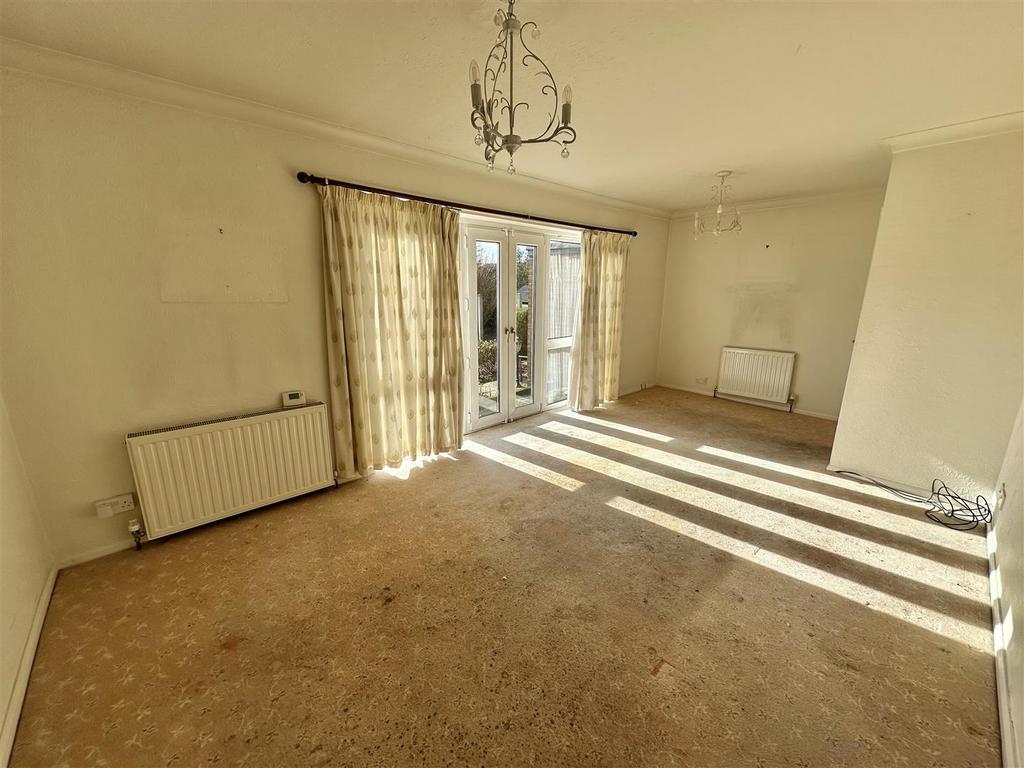 Bramleys Estate Agents - Water Royd Crescent - Mir