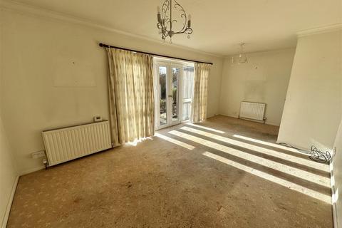 3 bedroom semi-detached house for sale, Water Royd Crescent, Mirfield