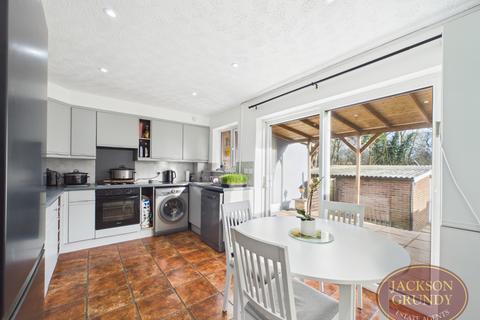 3 bedroom terraced house for sale, Bowthorpe Close, Northampton, NN3 3EJ