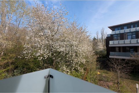 undefined, Quebec Way, London SE16