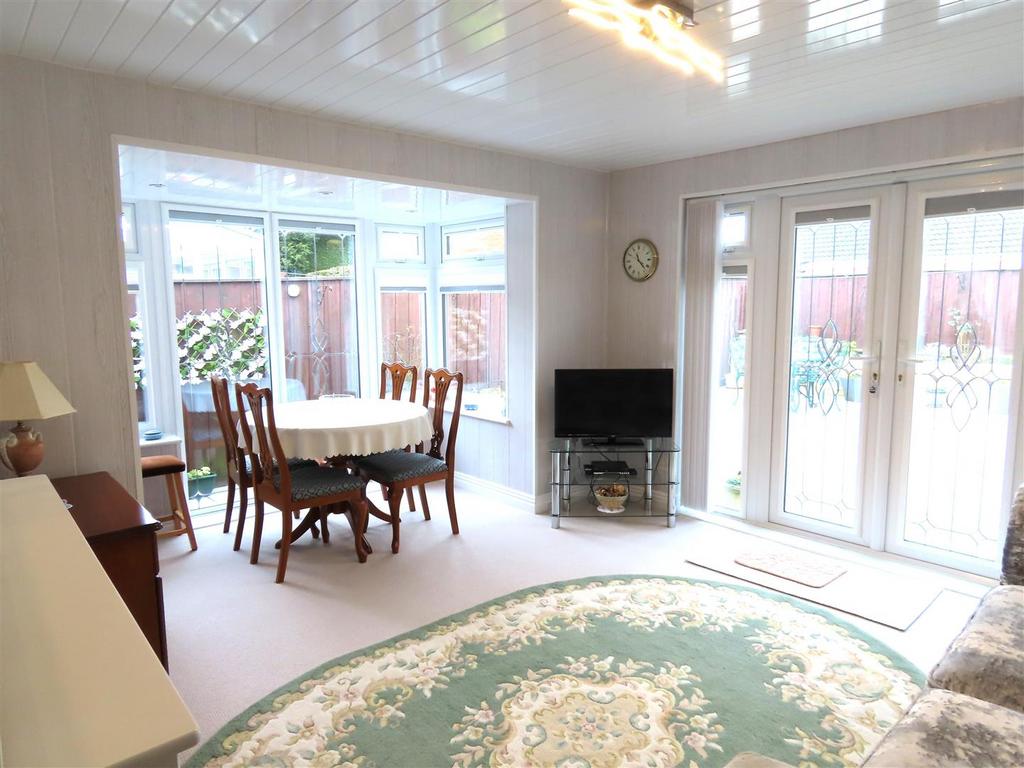 Lounge dining room