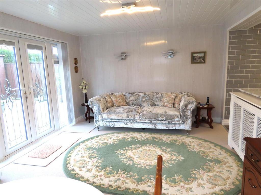 Lounge dining room
