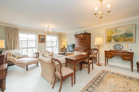 2 bedroom flat for sale, Gloucester Terrace, London W2
