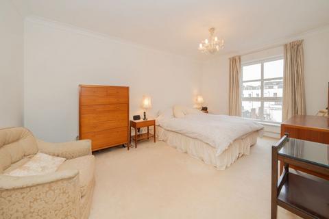 2 bedroom flat for sale, Gloucester Terrace, London W2