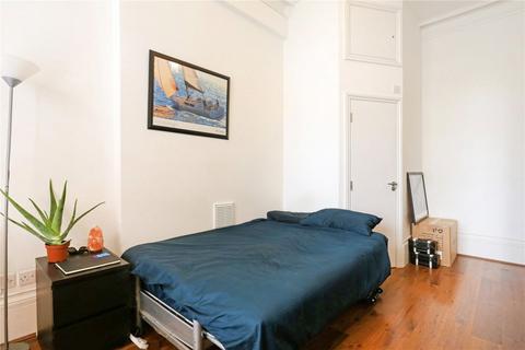 Studio to rent, Kensington Park Road, London W11