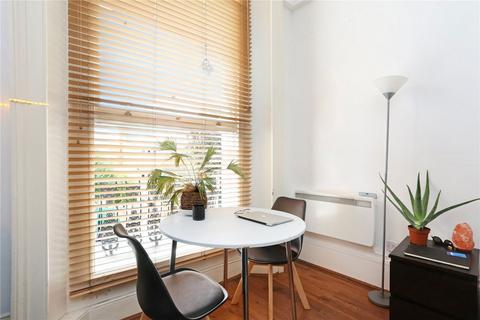 Studio to rent, Kensington Park Road, London W11