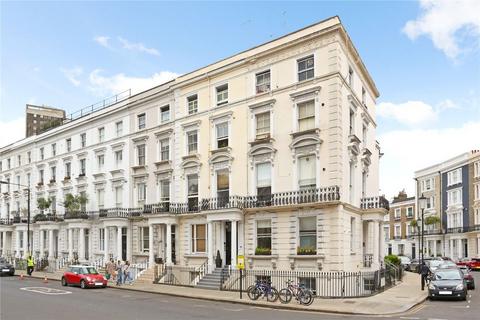 Studio to rent, Kensington Park Road, London W11