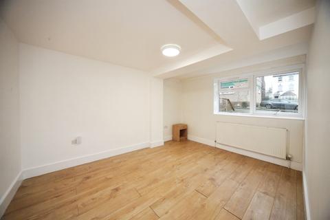 undefined, Brook Street, Luton