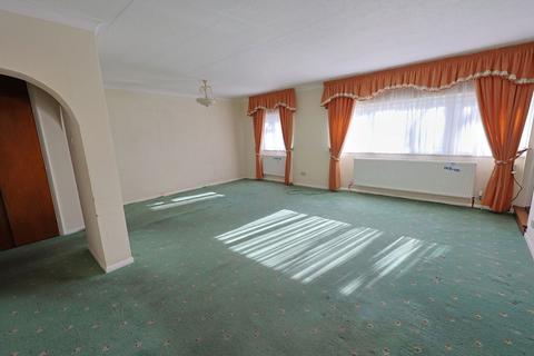 3 bedroom apartment for sale, Lodge Close, Edgware HA8