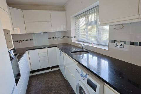 3 bedroom apartment for sale, Lodge Close, Edgware HA8