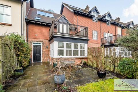 2 bedroom terraced house for sale, Merritts Meadow, Petersfield, GU31