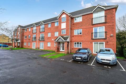 2 bedroom flat for sale, Corfe Way, Farnborough, GU14