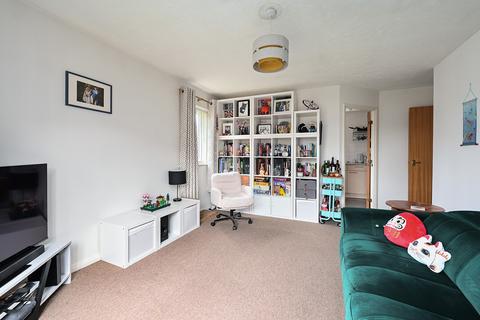 2 bedroom flat for sale, Corfe Way, Farnborough, GU14