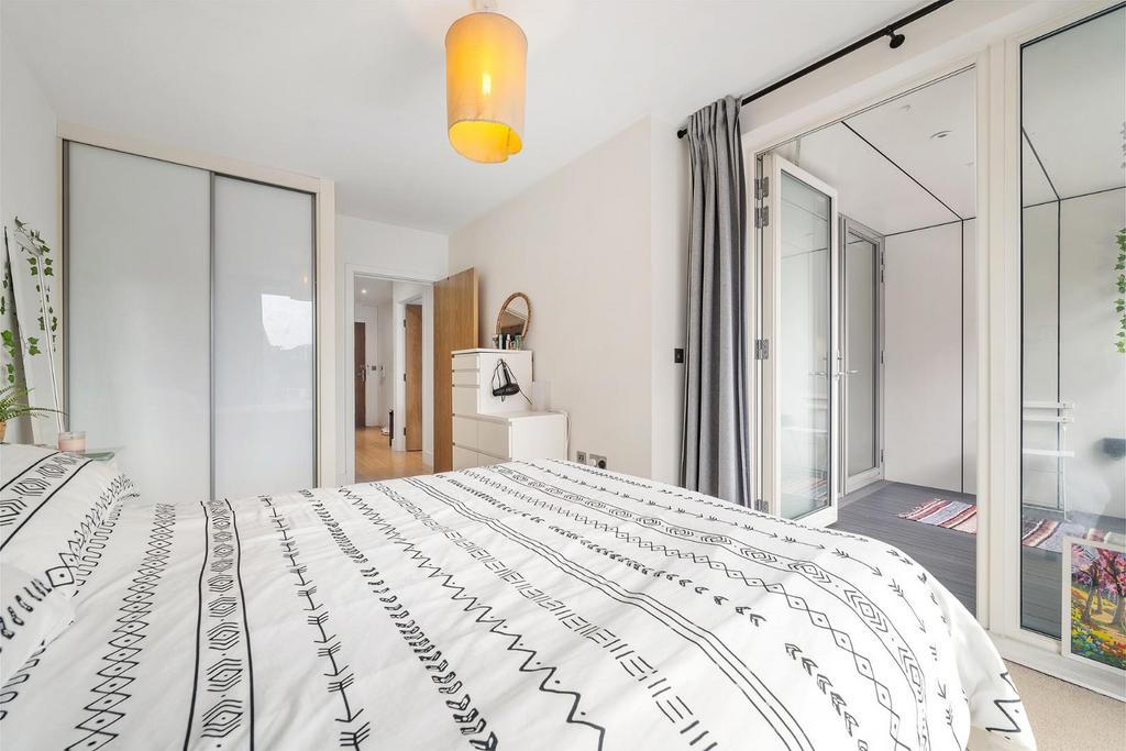 Bedroom (3).JPG