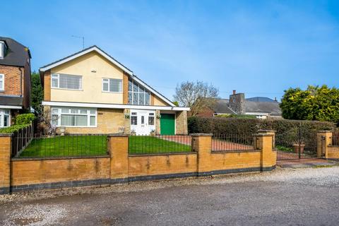 3 bedroom detached house for sale, Ashby Road, Moira