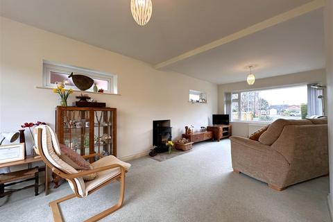 3 bedroom detached bungalow for sale, St. Peters Close, Farndon, Newark