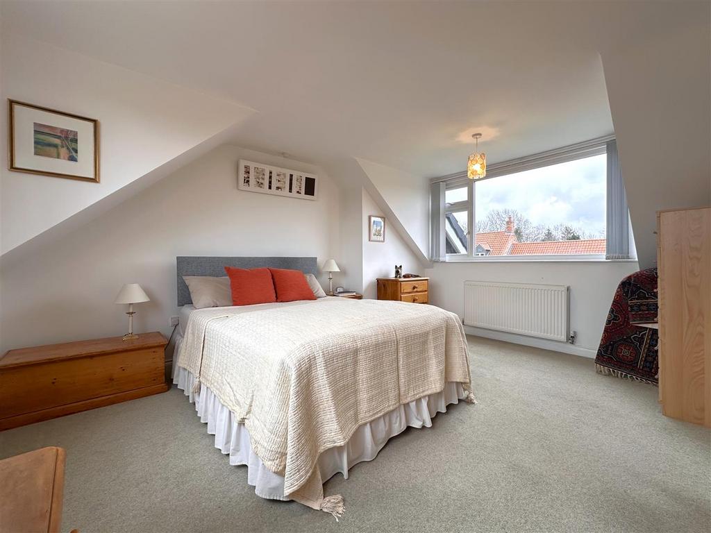 Master Bedroom 988