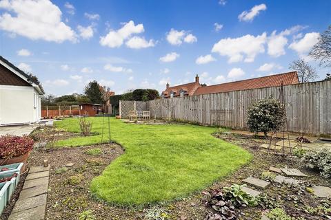 3 bedroom detached bungalow for sale, St. Peters Close, Farndon, Newark
